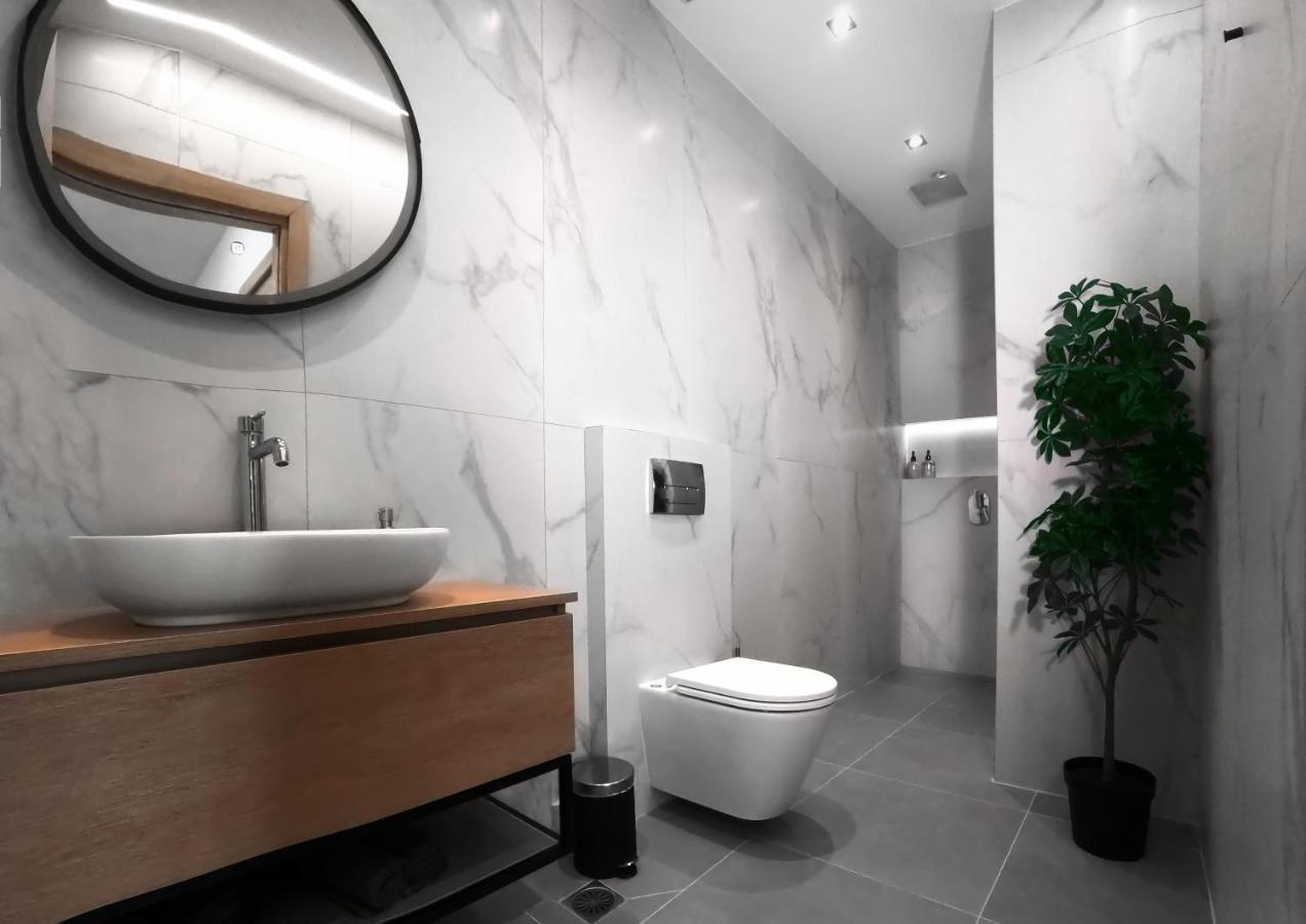 Berries Luxury Apartments ネア・ムダニア エクステリア 写真