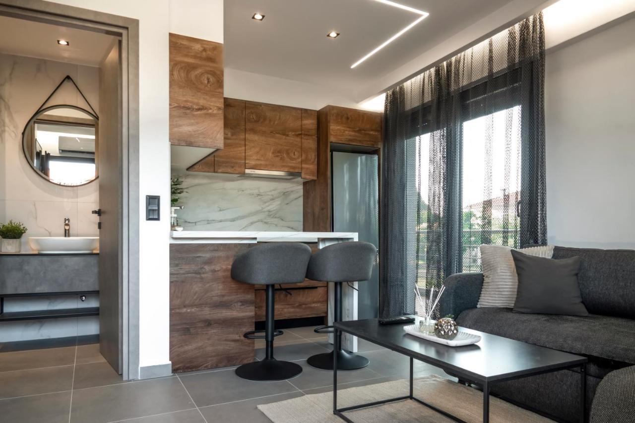 Berries Luxury Apartments ネア・ムダニア エクステリア 写真
