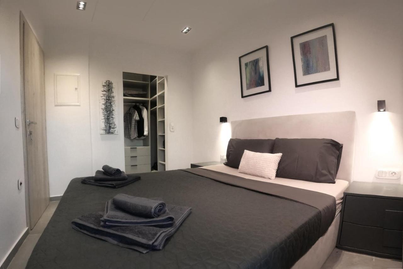 Berries Luxury Apartments ネア・ムダニア エクステリア 写真