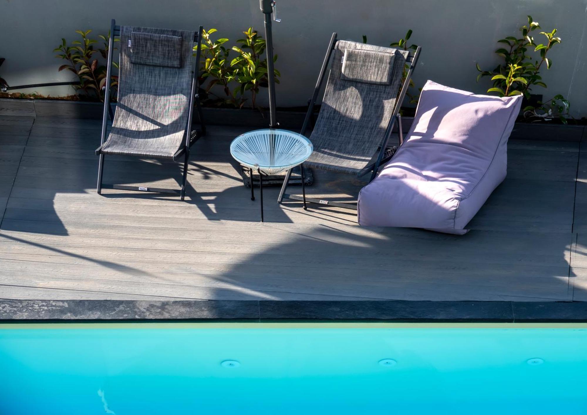 Berries Luxury Apartments ネア・ムダニア エクステリア 写真