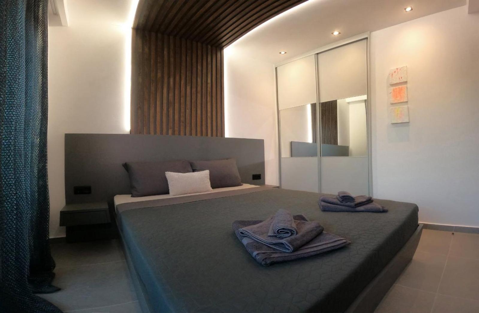 Berries Luxury Apartments ネア・ムダニア エクステリア 写真